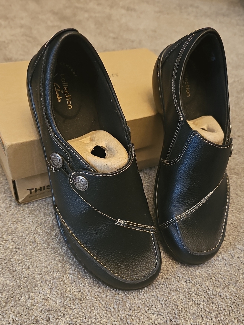 🔹️❤️ 8.5 Wide Clarks Black Slip-On Moccasins
